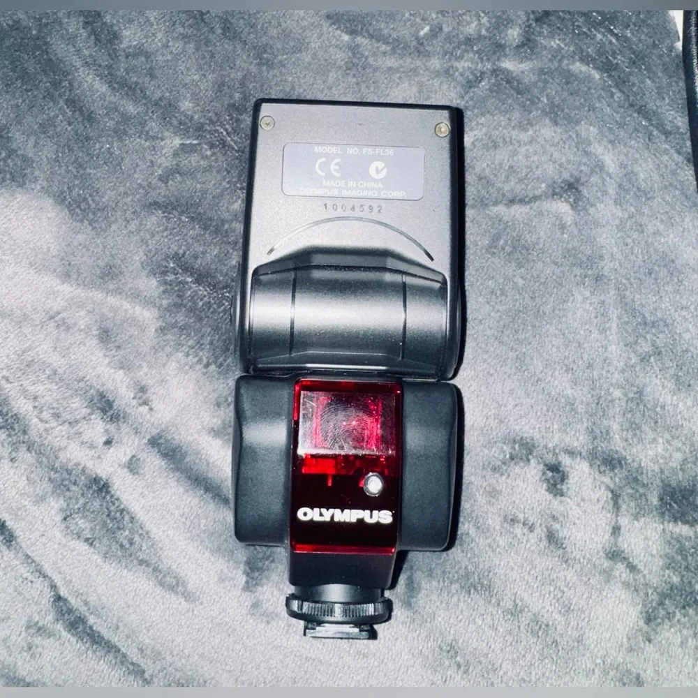 Olympus Black Compact External Camera Flash with Case
